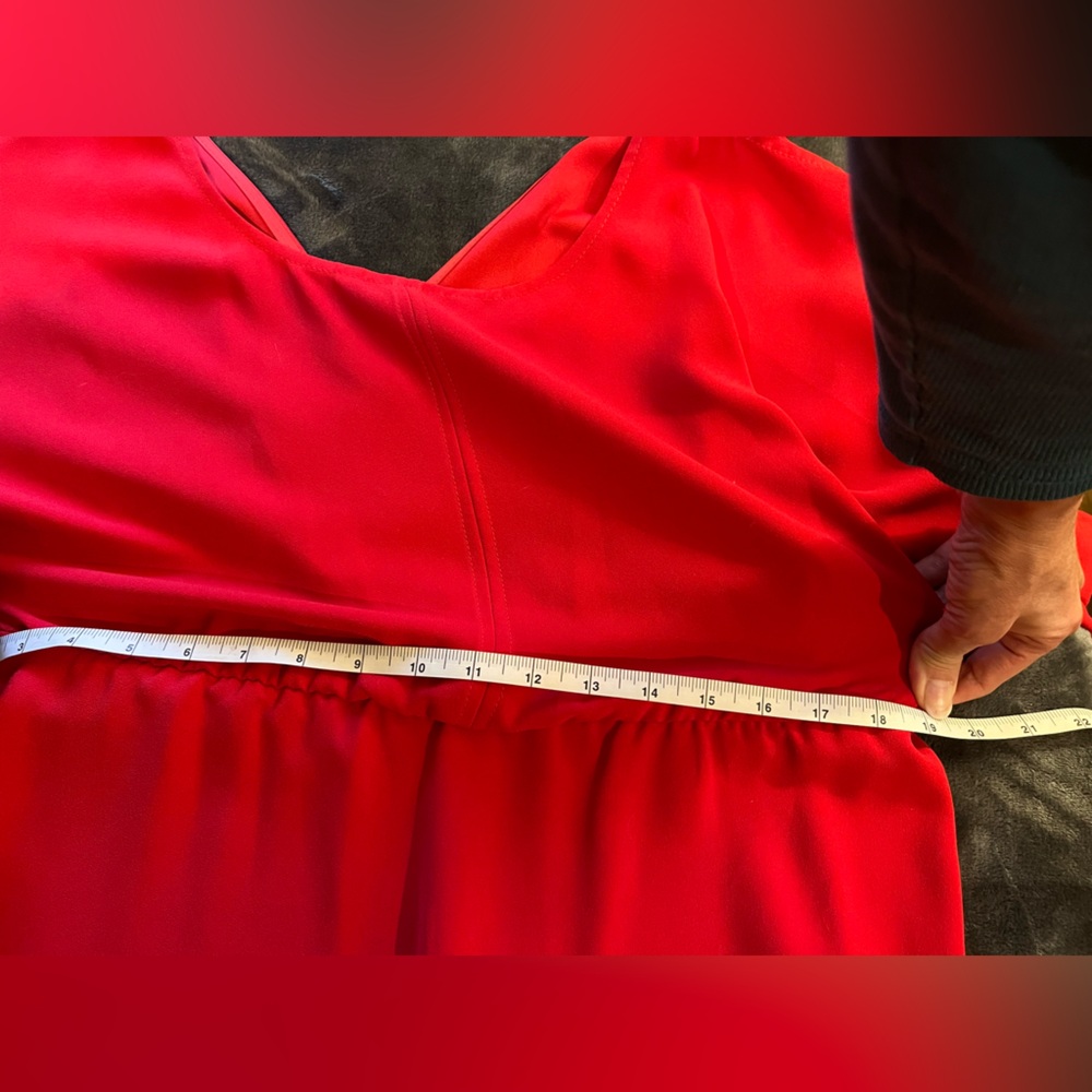 Trina Turk cold-shoulder midi dress. Balloon sleeves. Red. 8. Party, cocktail - Picture 11 of 11